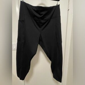 Woman’s Yogalicious Serena active stretch ankle tight Black Leggings